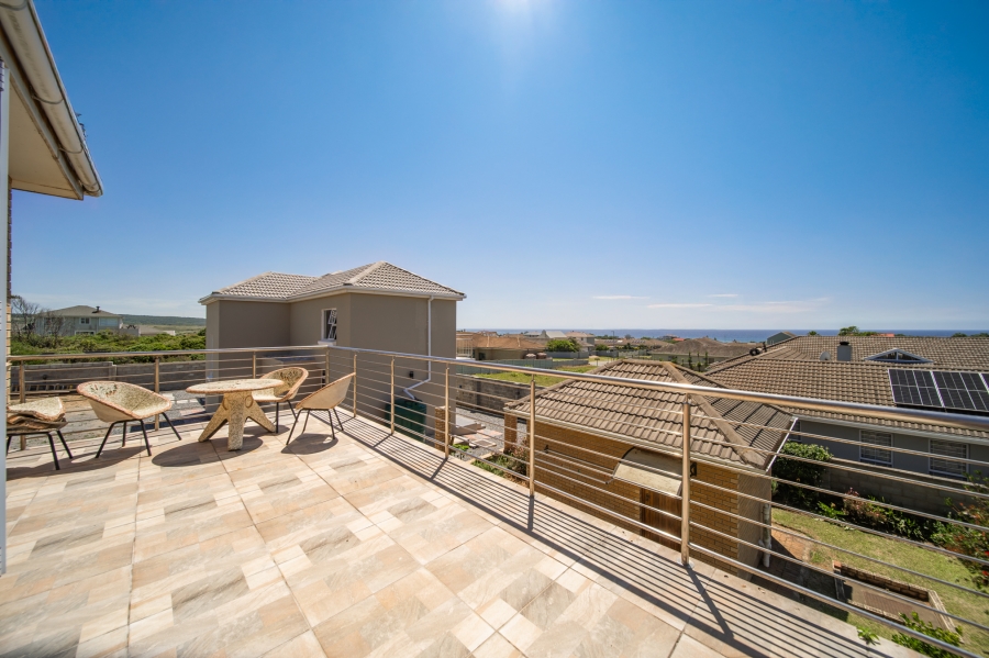 8 Bedroom Property for Sale in Kidds Beach Eastern Cape